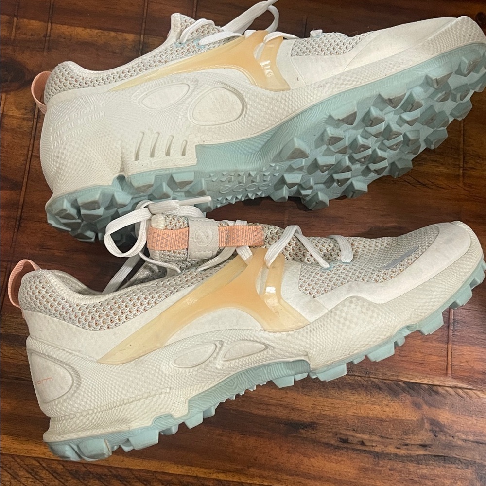 ECCO Women's Biom C Knit Trail Running Sneakers White Peach Nectar size 7.5